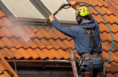 Démoussage et hydrofuge de toiture à Port-Bail-sur-Mer